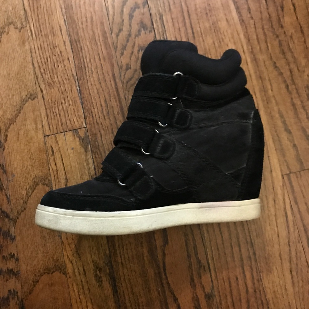 - 🎉🎉ALDO Wedges🎉🎉
